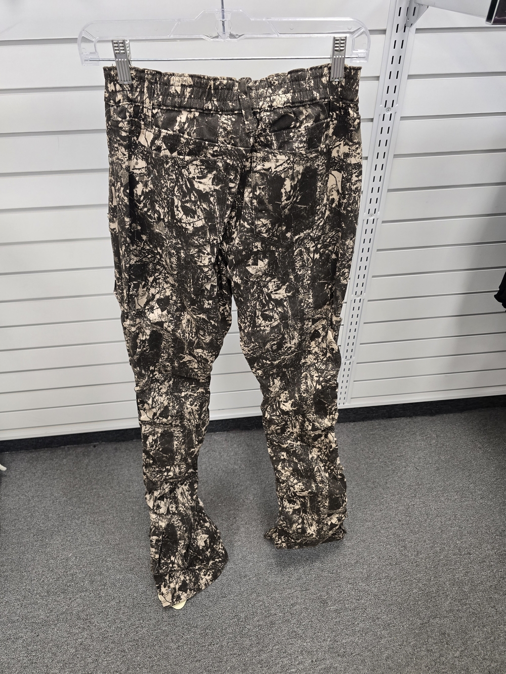 Men's Neutral Black & Cream Printed Casual Pants